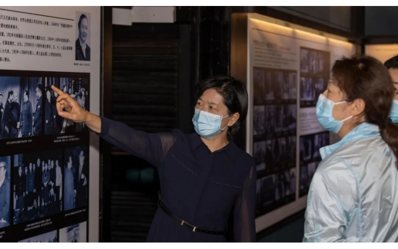 全國(guó)婦聯(lián)書記處書記趙雯在我集團(tuán)參觀考察